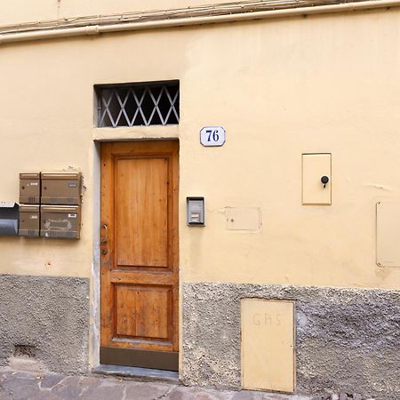 Sweet San Frediano Apartment Florence Buitenkant foto