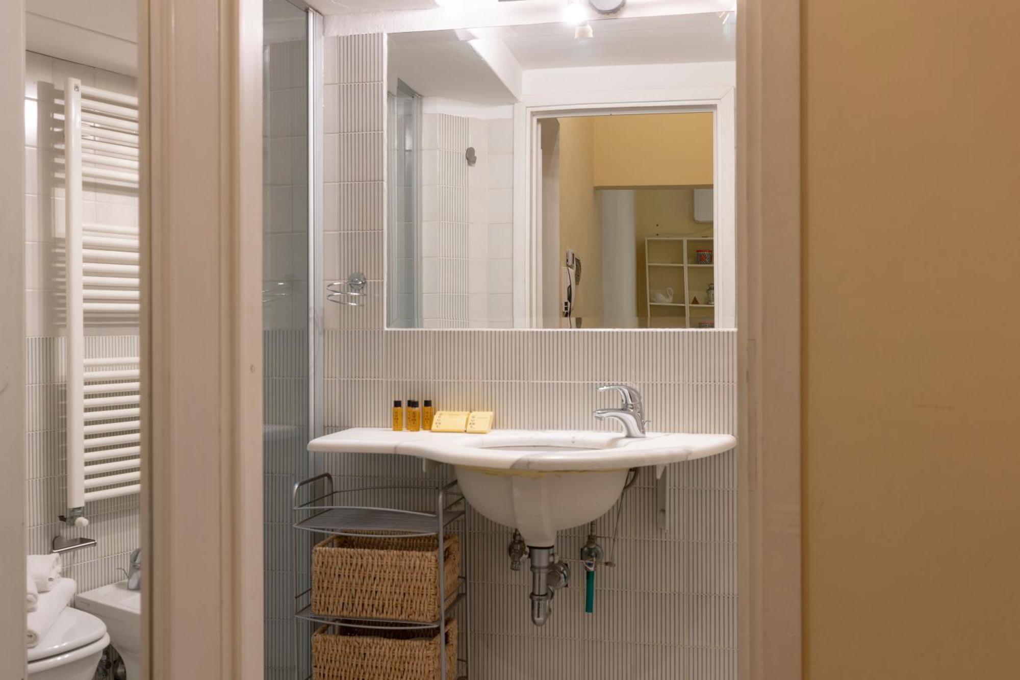Sweet San Frediano Apartment Florence Buitenkant foto