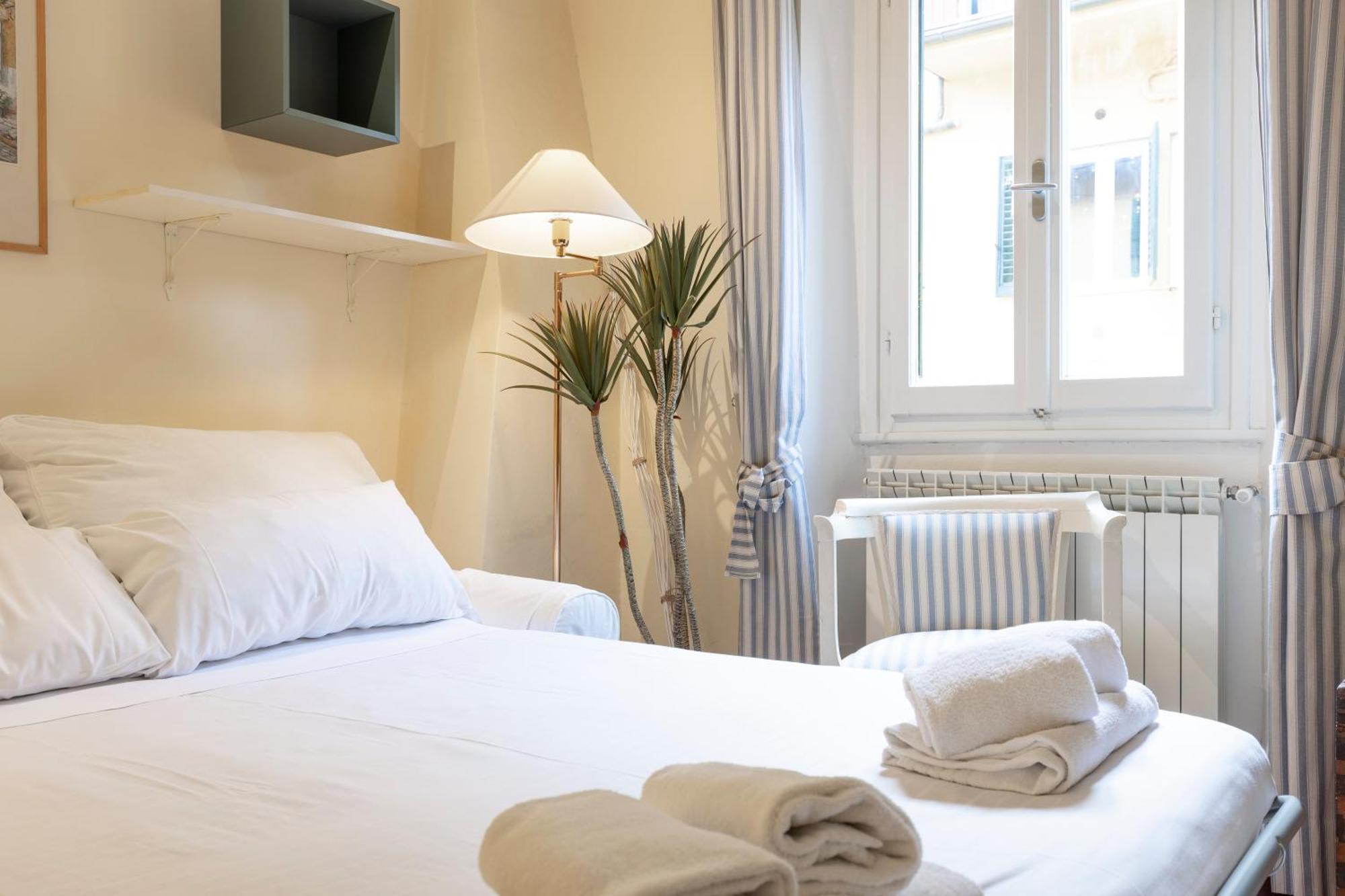 Sweet San Frediano Apartment Florence Buitenkant foto